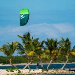 Slingshot UFO V2 Limited Edition Green Zero Strut Foil Kite - 30% Off Discounts Apply ! -Kiteboarding Shop slingshot 2023 ufo v2 limited edition green size 3